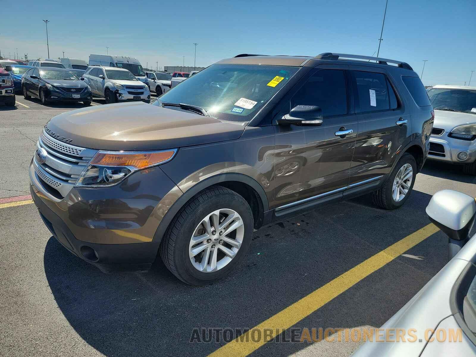 1FM5K8D83FGB61081 Ford Explorer 2015