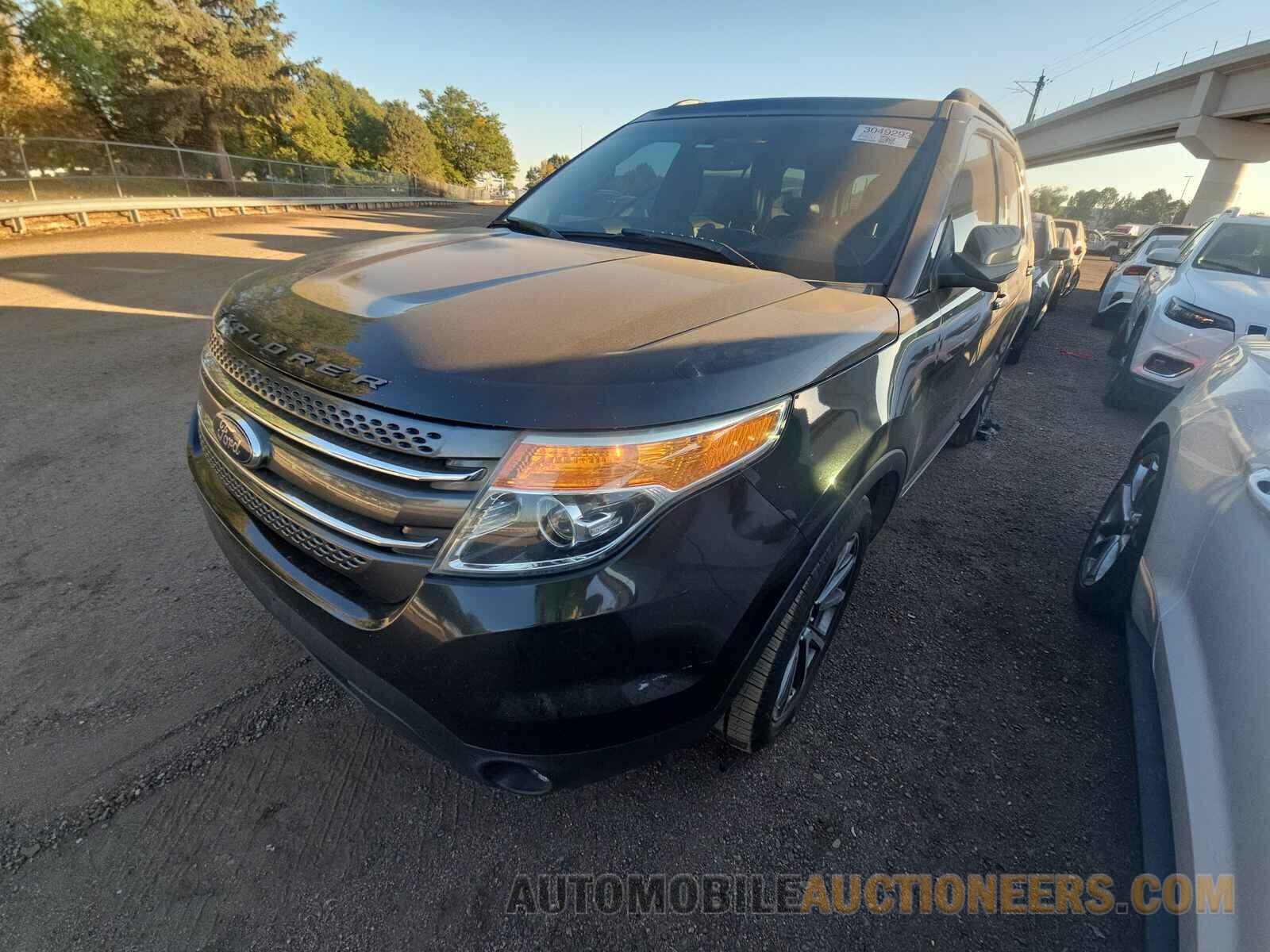 1FM5K8D86FGB25725 Ford Explorer 2015