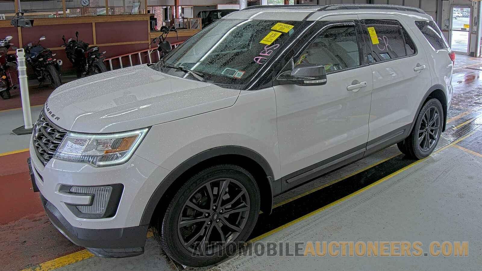 1FM5K8D88HGB85735 Ford Explorer 2017