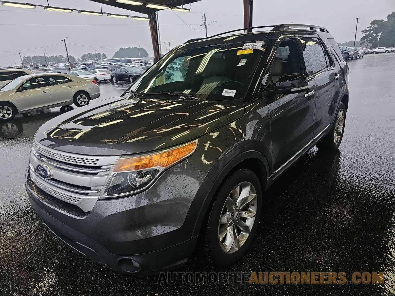 1FM5K8D89FGC34017 Ford Explorer 2015