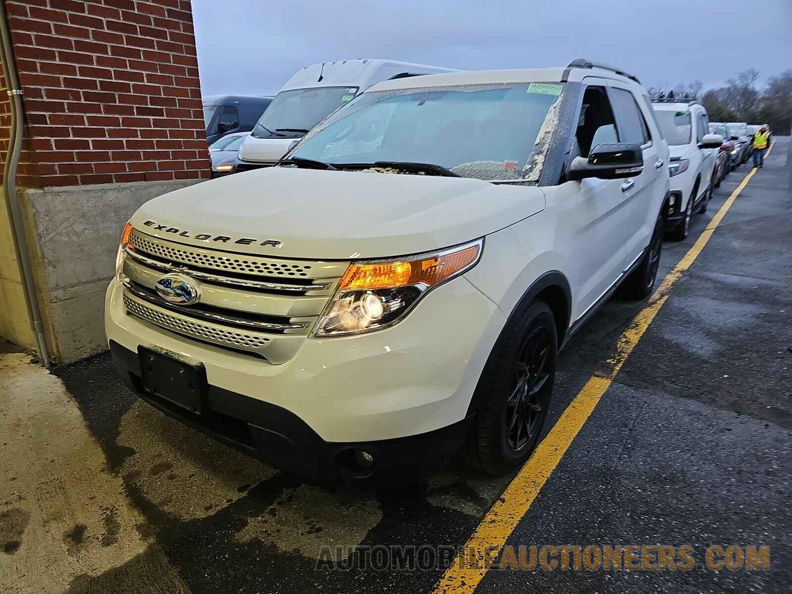 1FM5K8D89FGC69043 Ford Explorer 2015