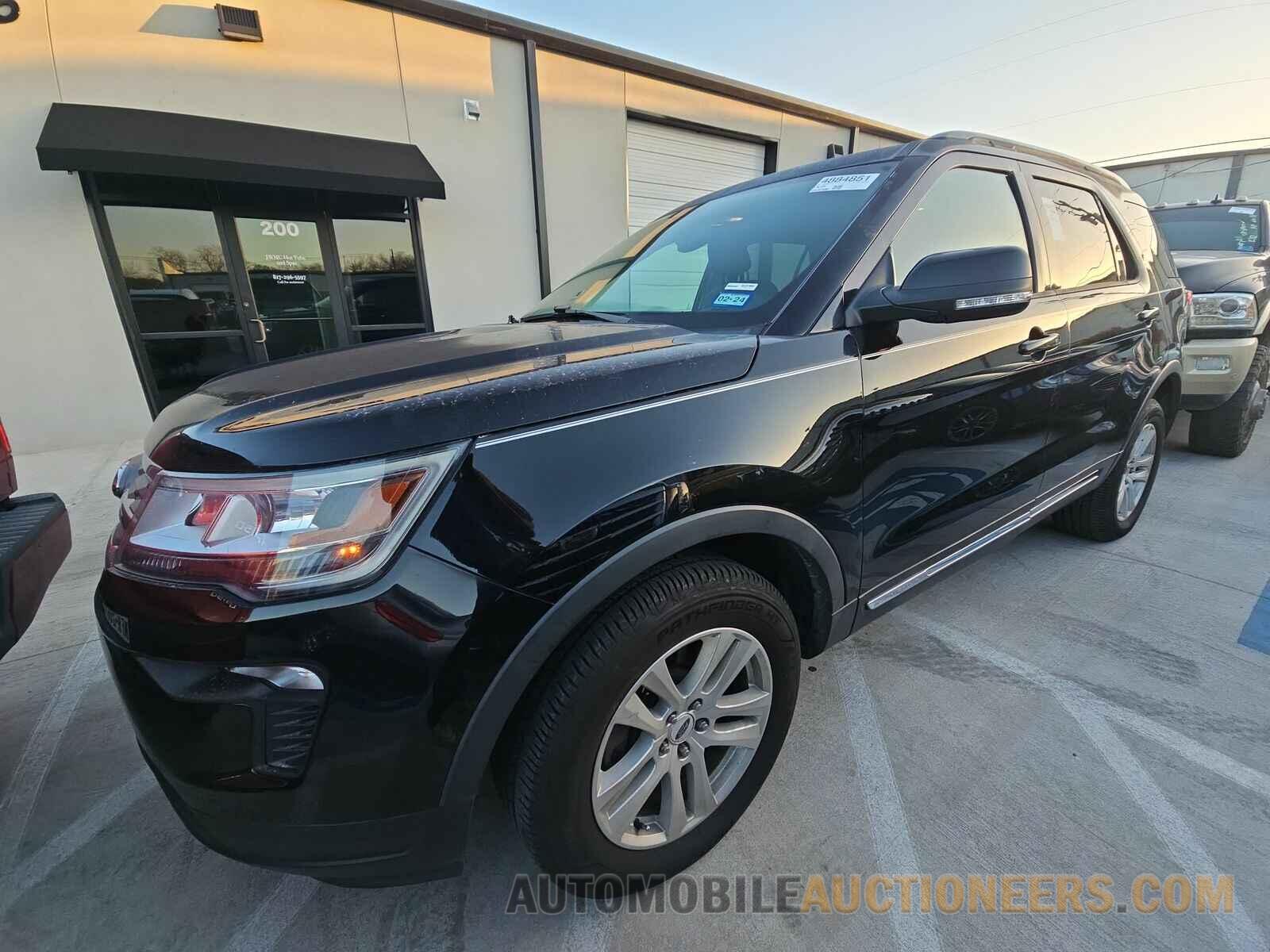 1FM5K8D89JGB16817 Ford Explorer 2018