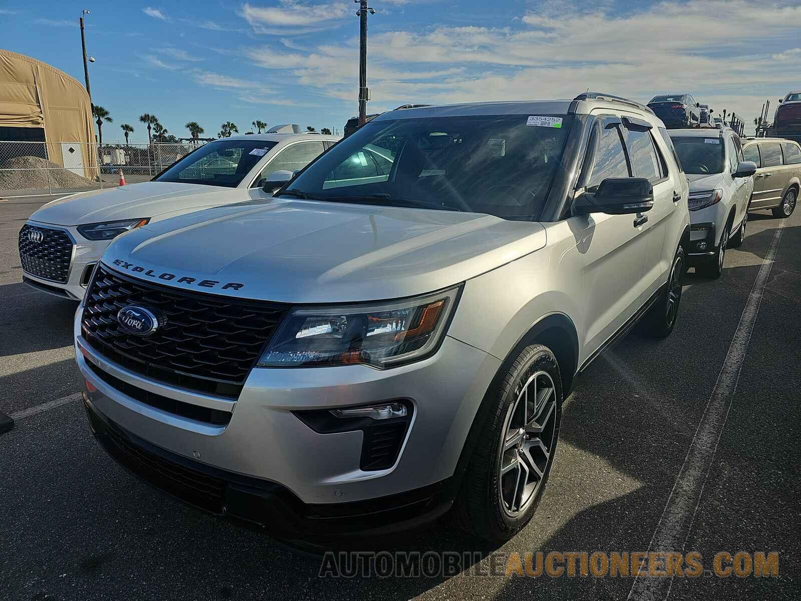 1FM5K8GT5JGB33601 Ford Explorer 2018