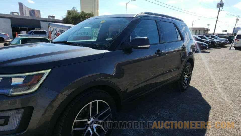 1FM5K8GTXHGE38392 Ford Explorer 2017