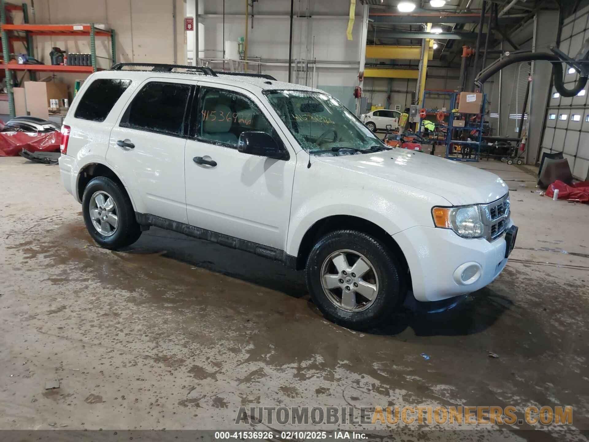 1FMCU0DG4BKB79087 FORD ESCAPE 2011