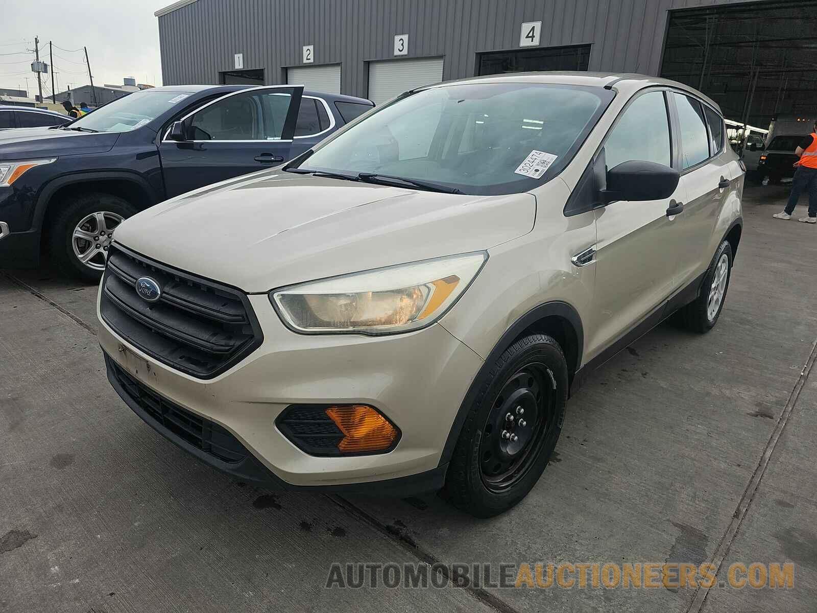 1FMCU0F71HUC24450 Ford Escape 2017