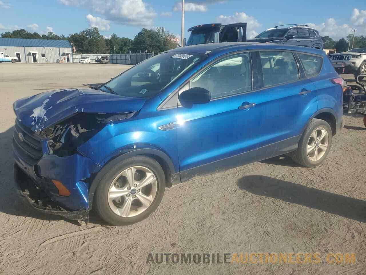 1FMCU0F72HUC60650 FORD ESCAPE 2017