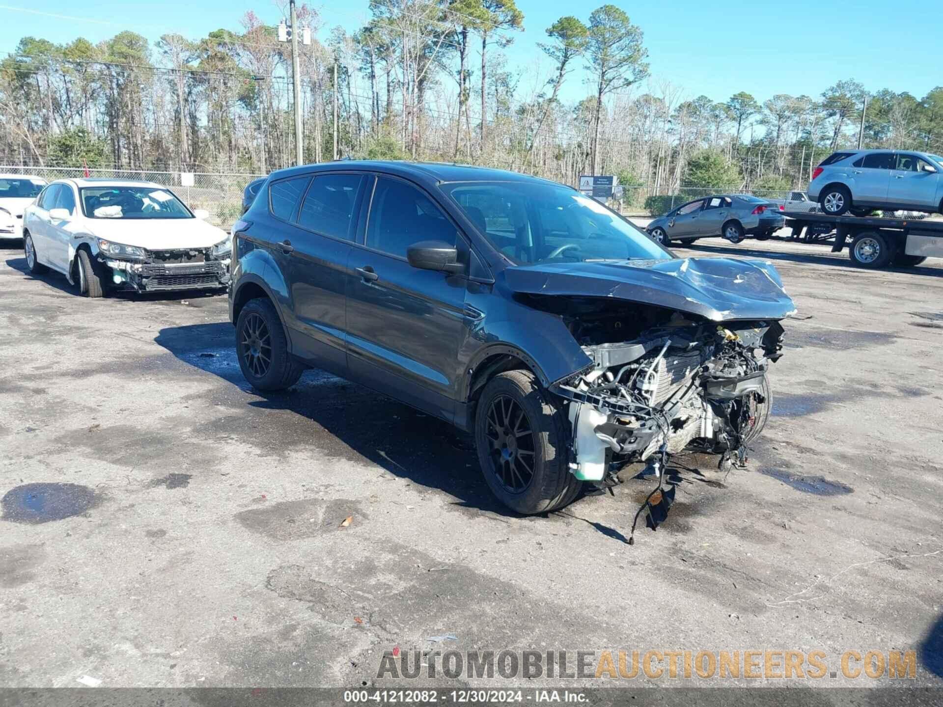 1FMCU0F72HUE65160 FORD ESCAPE 2017