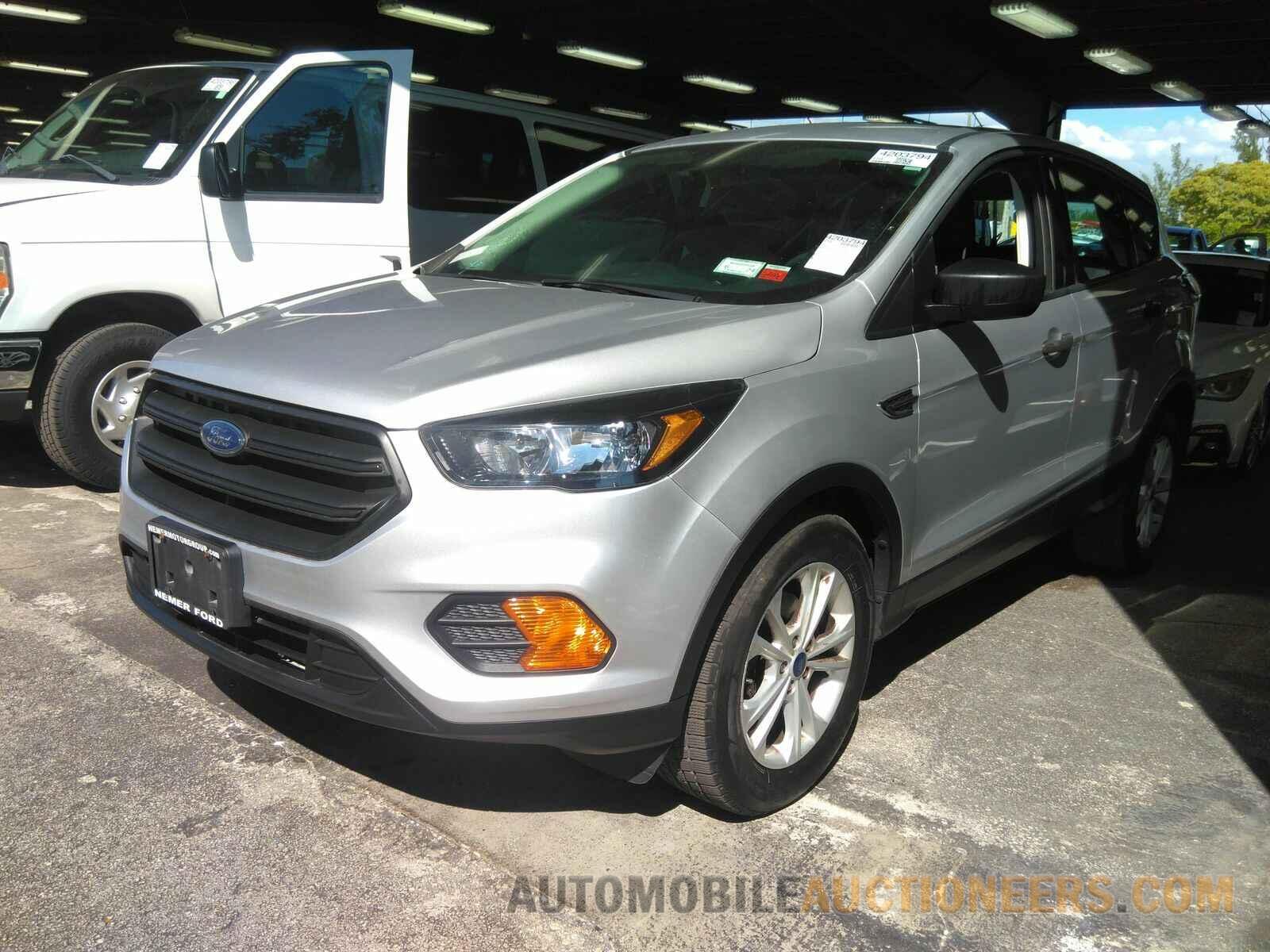 1FMCU0F72JUB50137 Ford Escape 2018