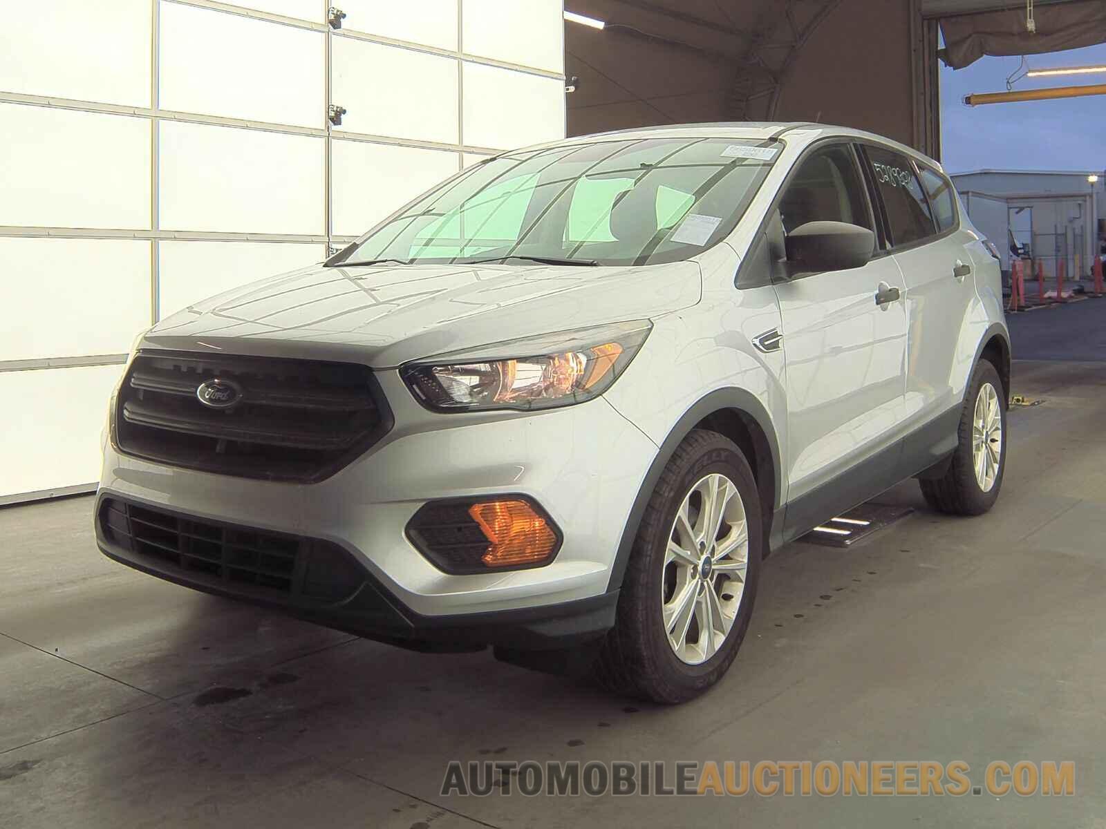 1FMCU0F72JUB97135 Ford Escape 2018