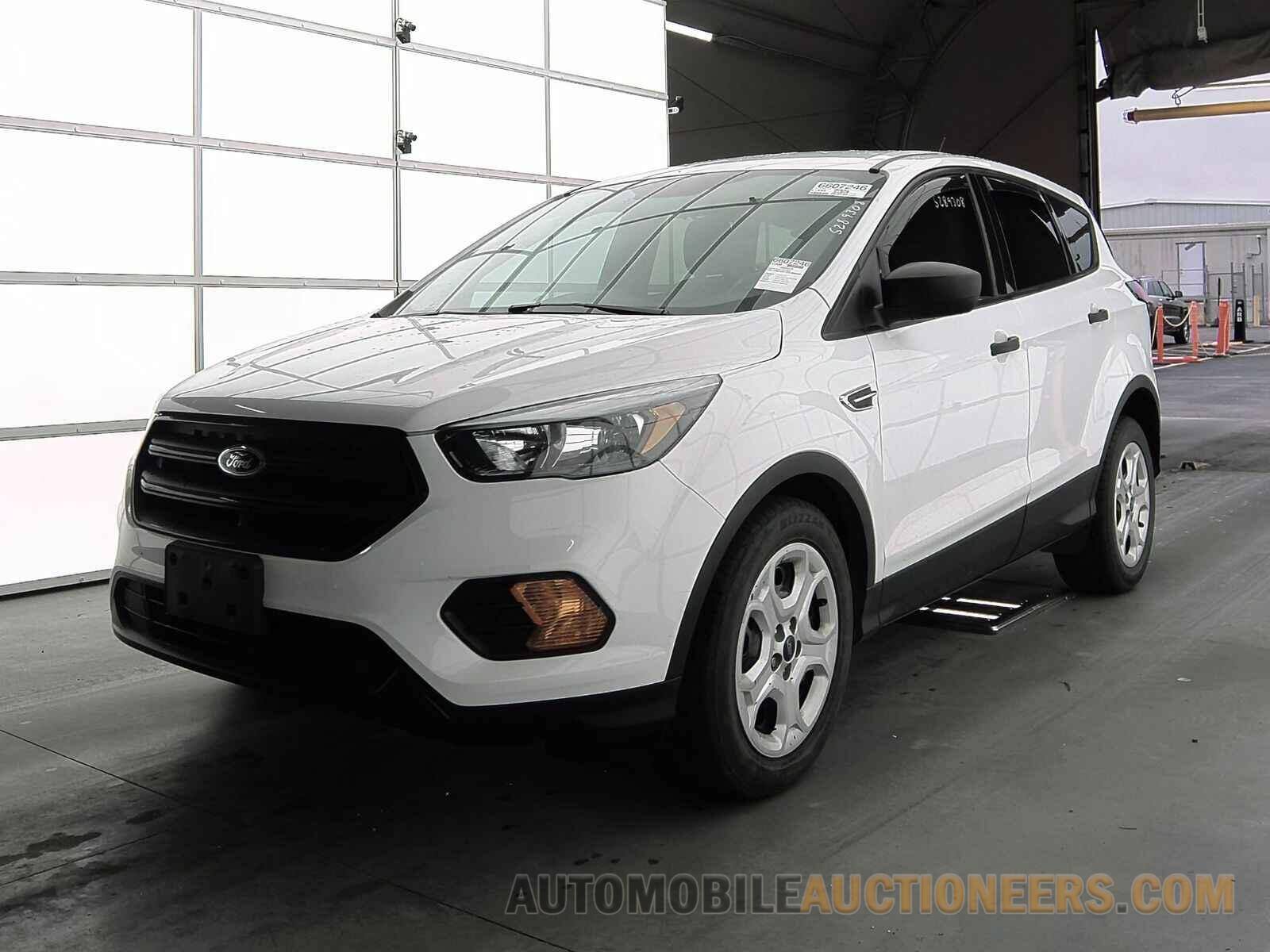 1FMCU0F72KUB50026 Ford Escape 2019