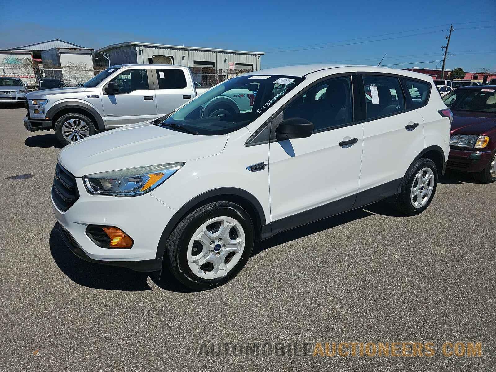 1FMCU0F73HUA45519 Ford Escape 2017