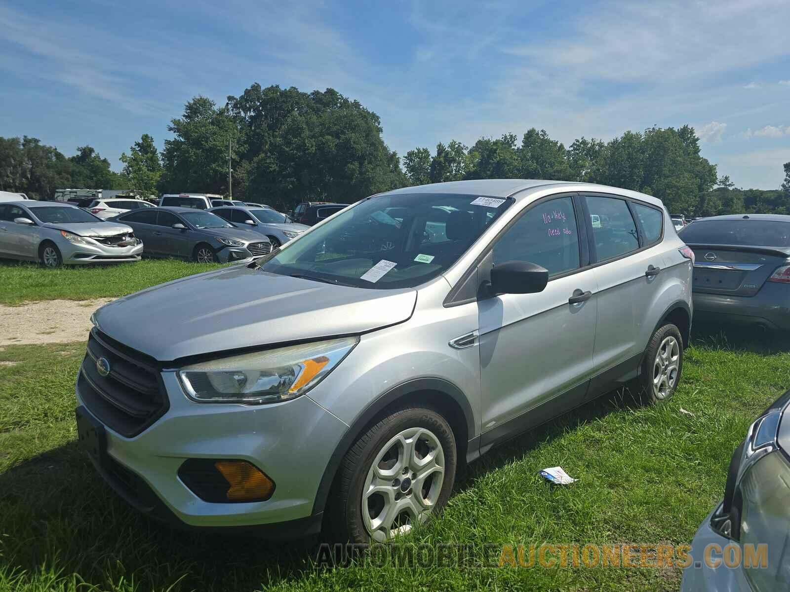 1FMCU0F73HUA58366 Ford Escape 2017