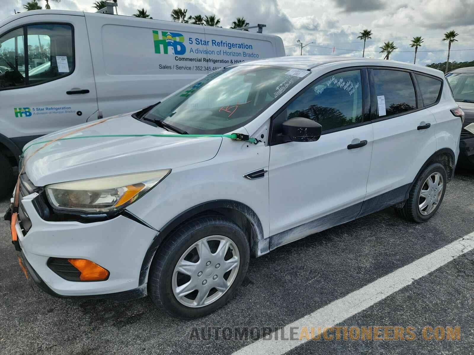 1FMCU0F73HUC92734 Ford Escape 2017