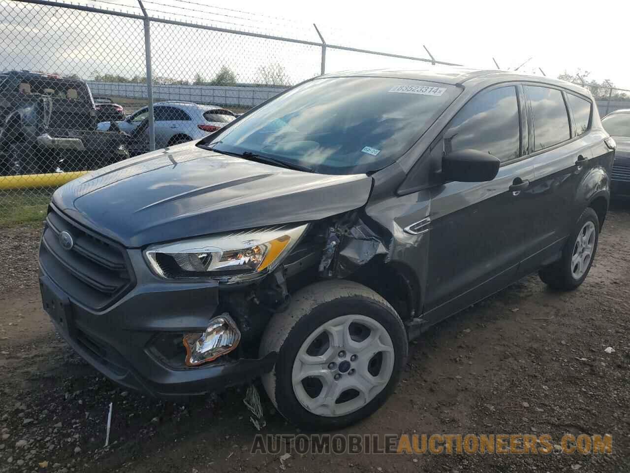 1FMCU0F74HUC00157 FORD ESCAPE 2017