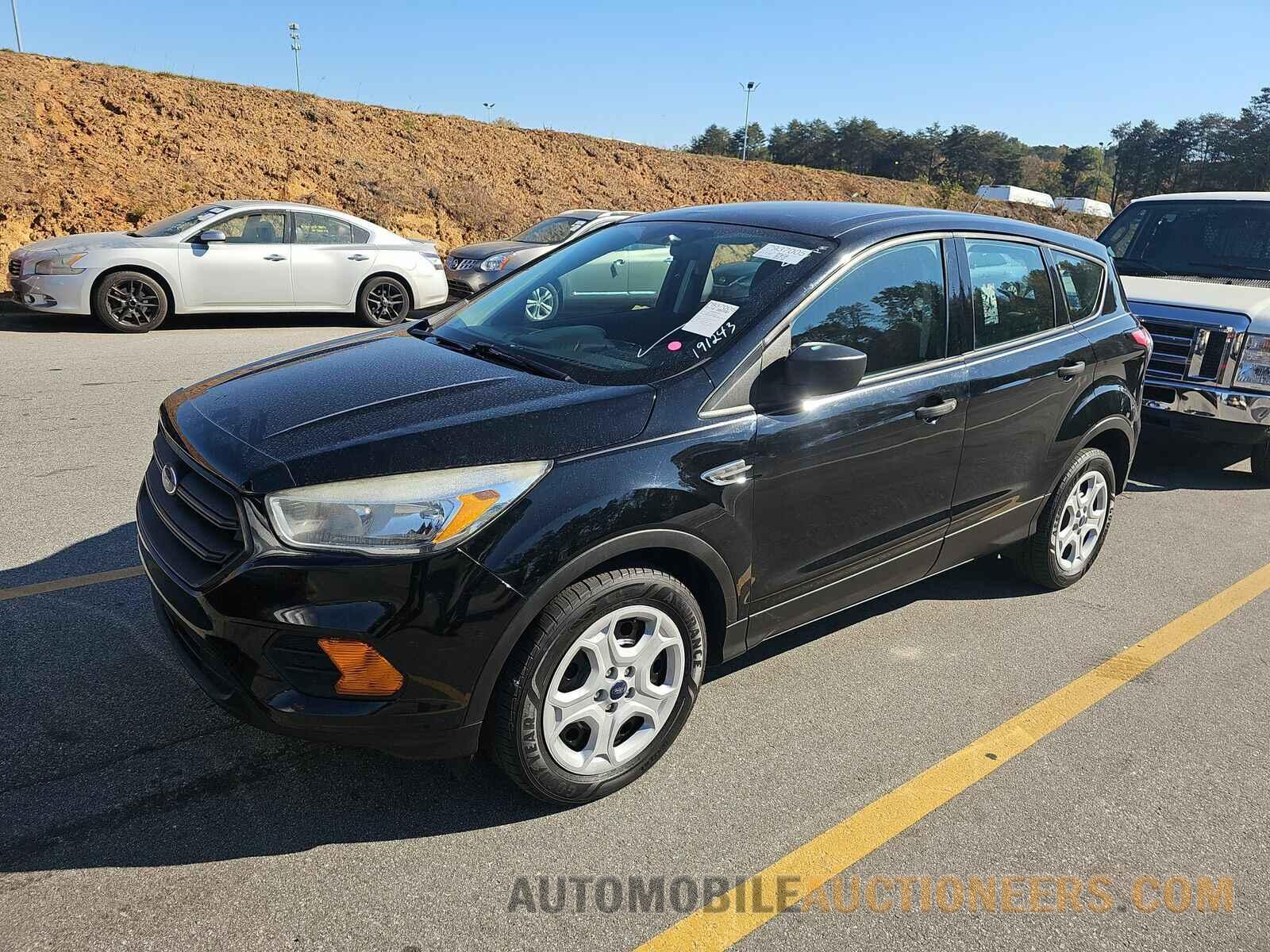 1FMCU0F76HUE21047 Ford Escape 2017