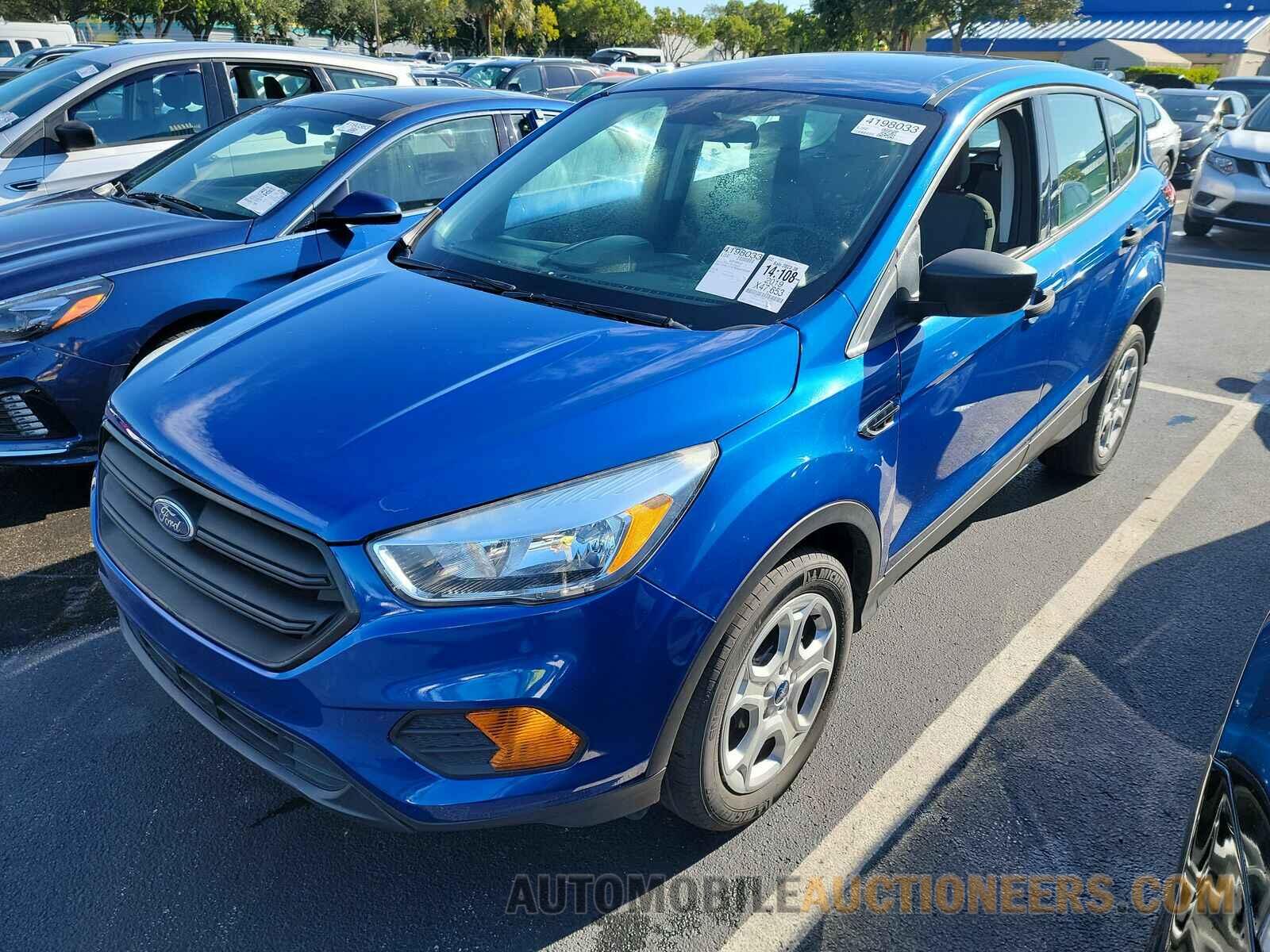 1FMCU0F76KUC09305 Ford Escape 2019