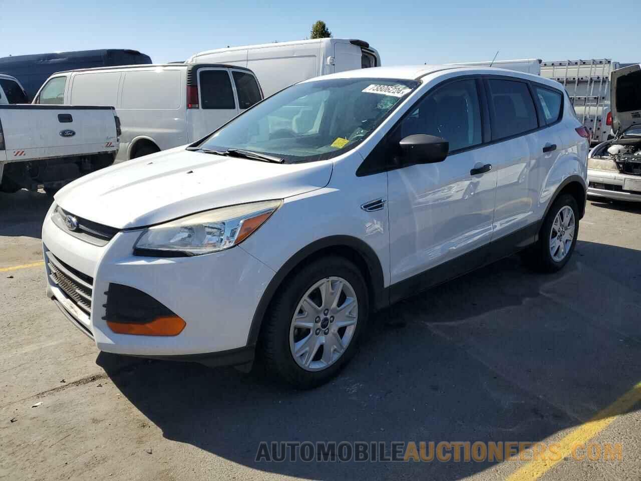 1FMCU0F77FUA73692 FORD ESCAPE 2015