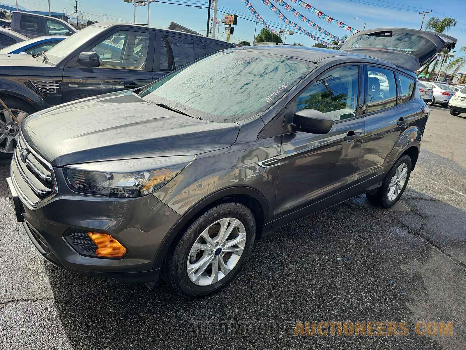 1FMCU0F77JUB61165 Ford Escape 2018