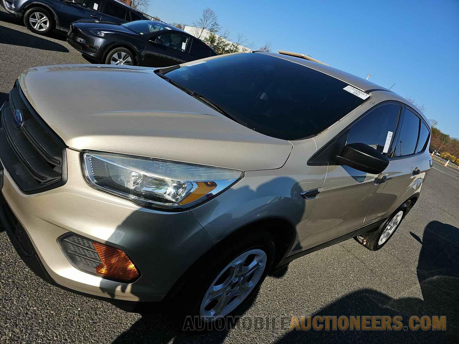 1FMCU0F78HUA36475 Ford Escape 2017