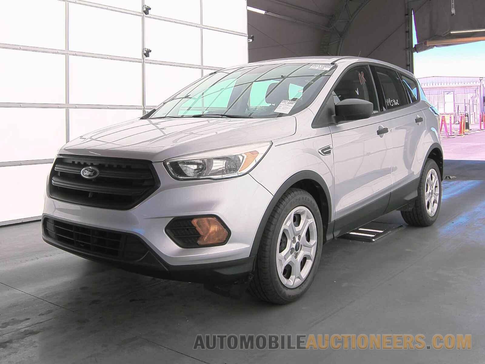 1FMCU0F78HUA58153 Ford Escape 2017