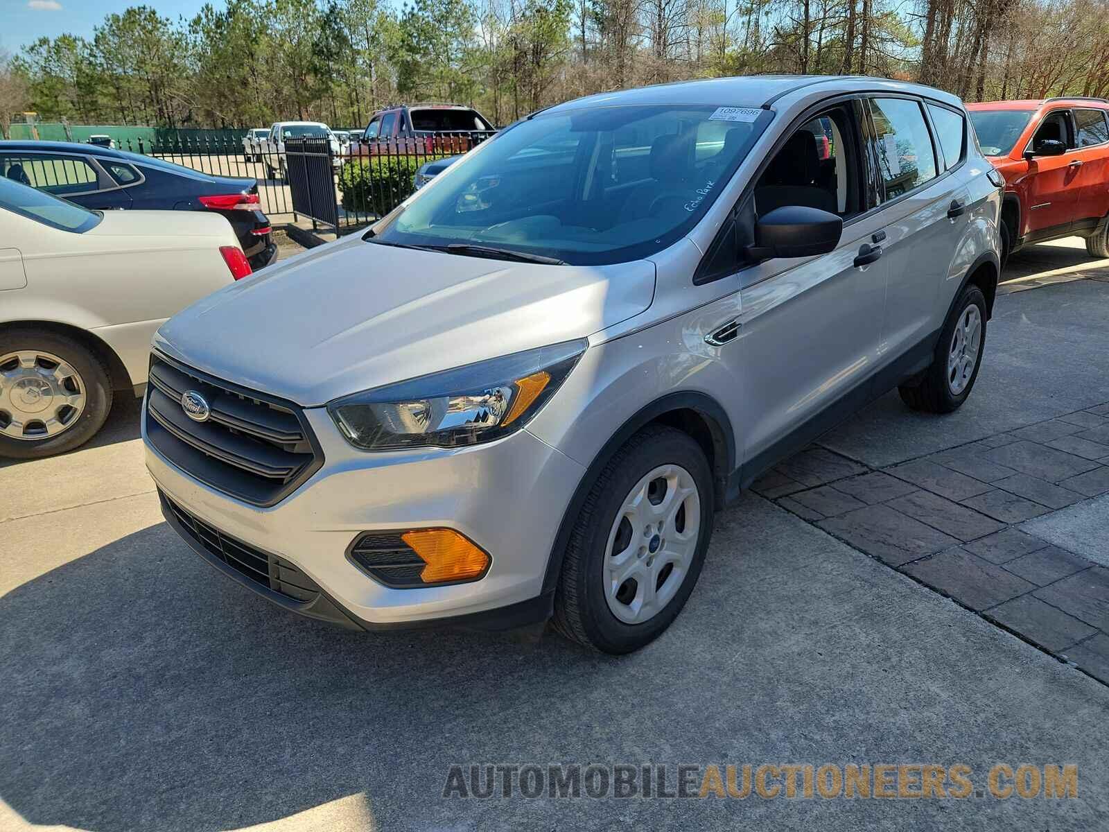 1FMCU0F78JUB03646 Ford Escape 2018