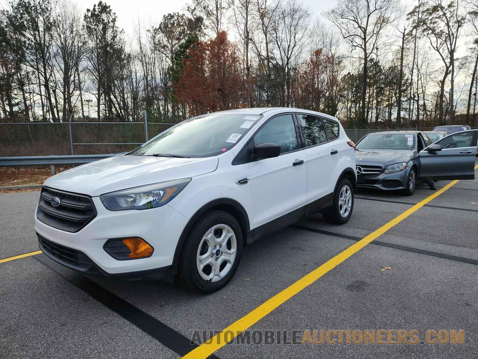 1FMCU0F78KUB19587 Ford Escape 2019