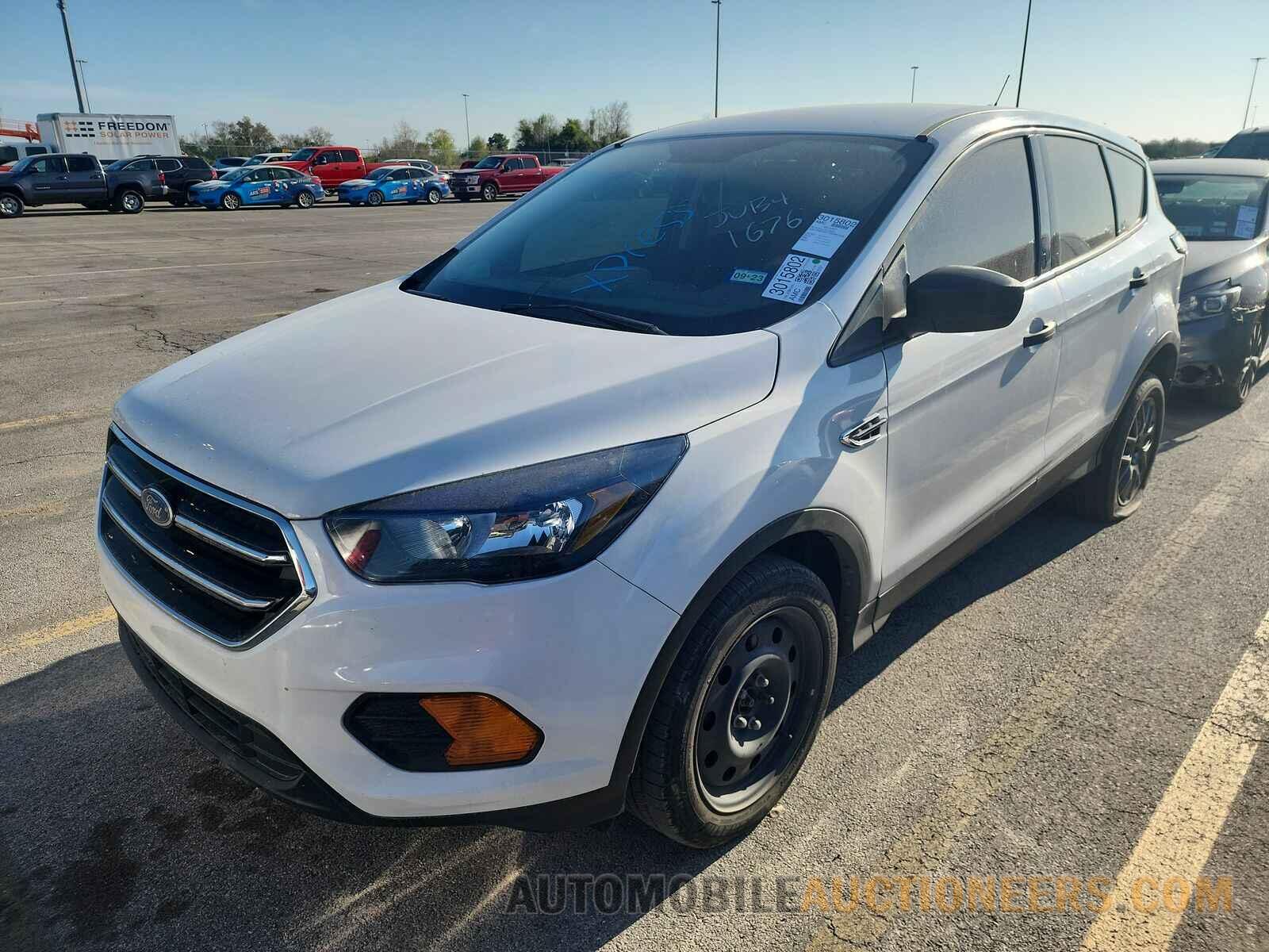 1FMCU0F79JUB41676 Ford Escape 2018