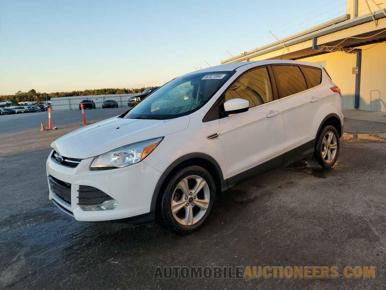 1FMCU0G79FUB39271 FORD ESCAPE 2015