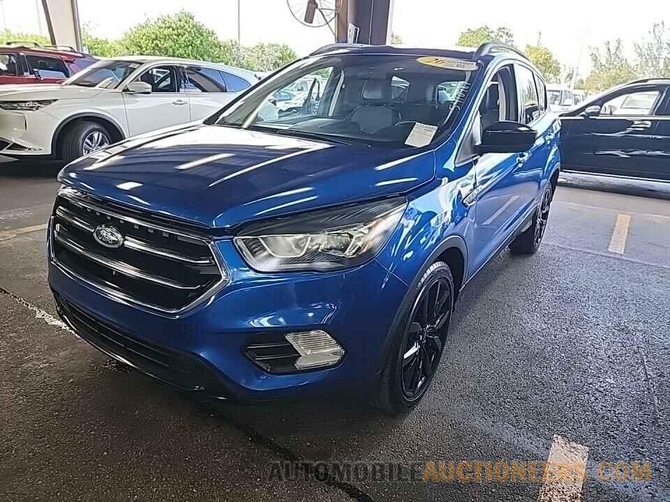 1FMCU0G90HUA02689 Ford Escape 2017