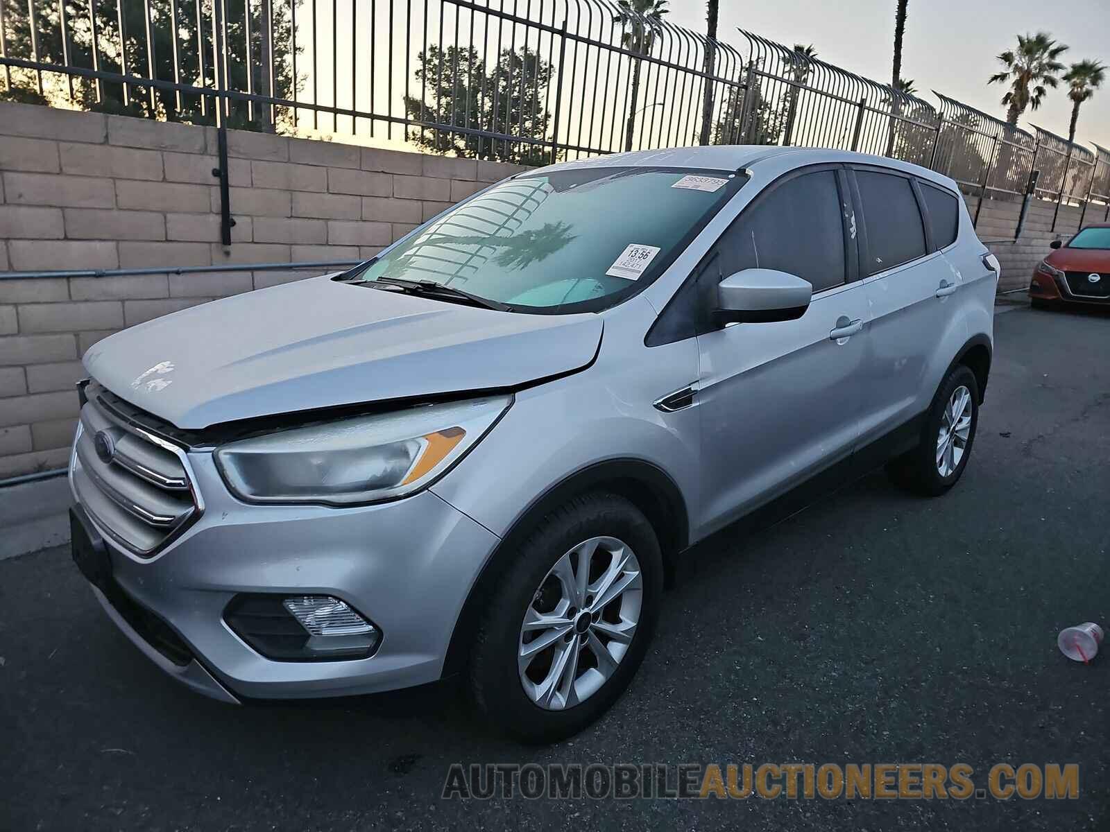 1FMCU0G90HUA15829 Ford Escape 2017