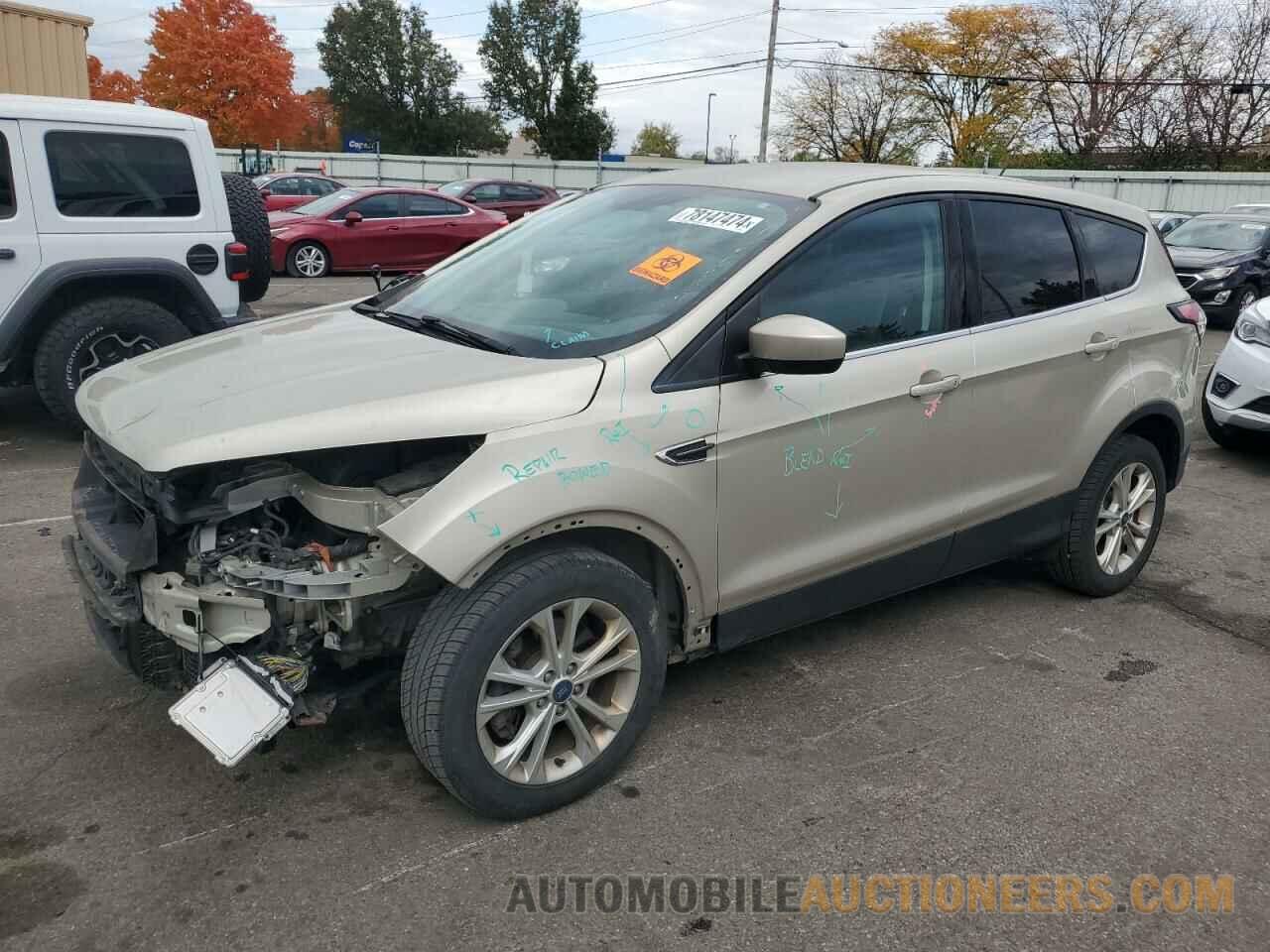 1FMCU0G90HUB76889 FORD ESCAPE 2017