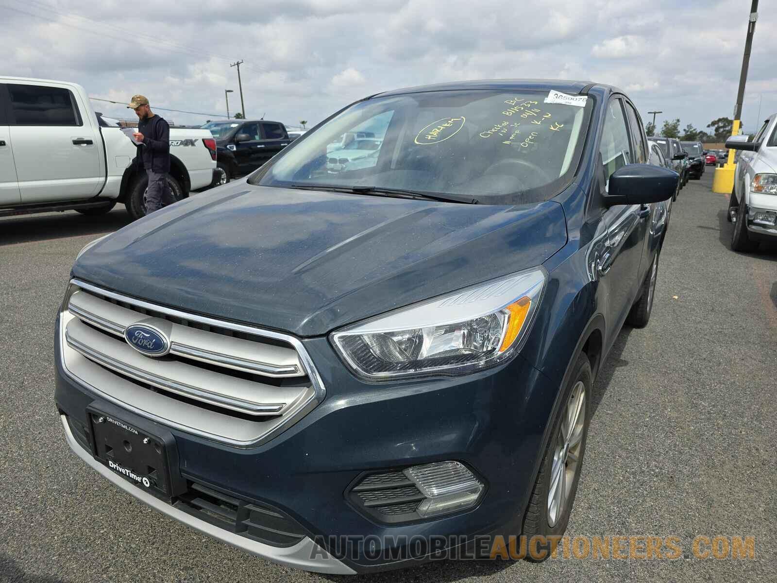 1FMCU0G90KUB11533 Ford Escape 2019