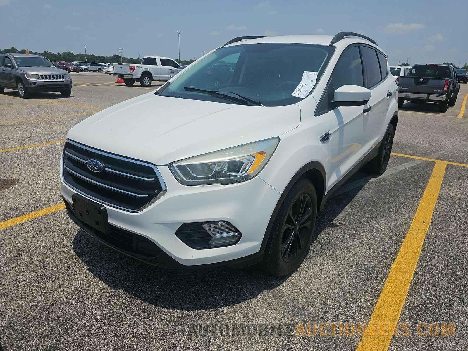 1FMCU0G91HUC14601 Ford Escape 2017