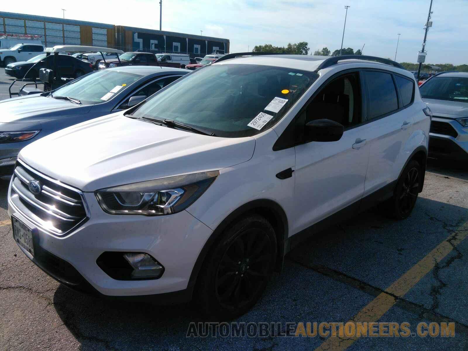 1FMCU0G91HUE14278 Ford Escape 2017