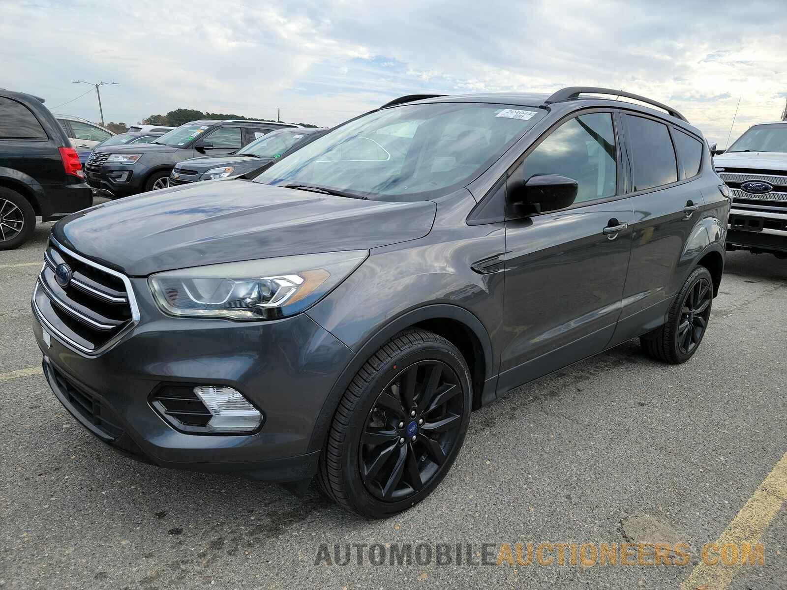 1FMCU0G91HUE86114 Ford Escape 2017