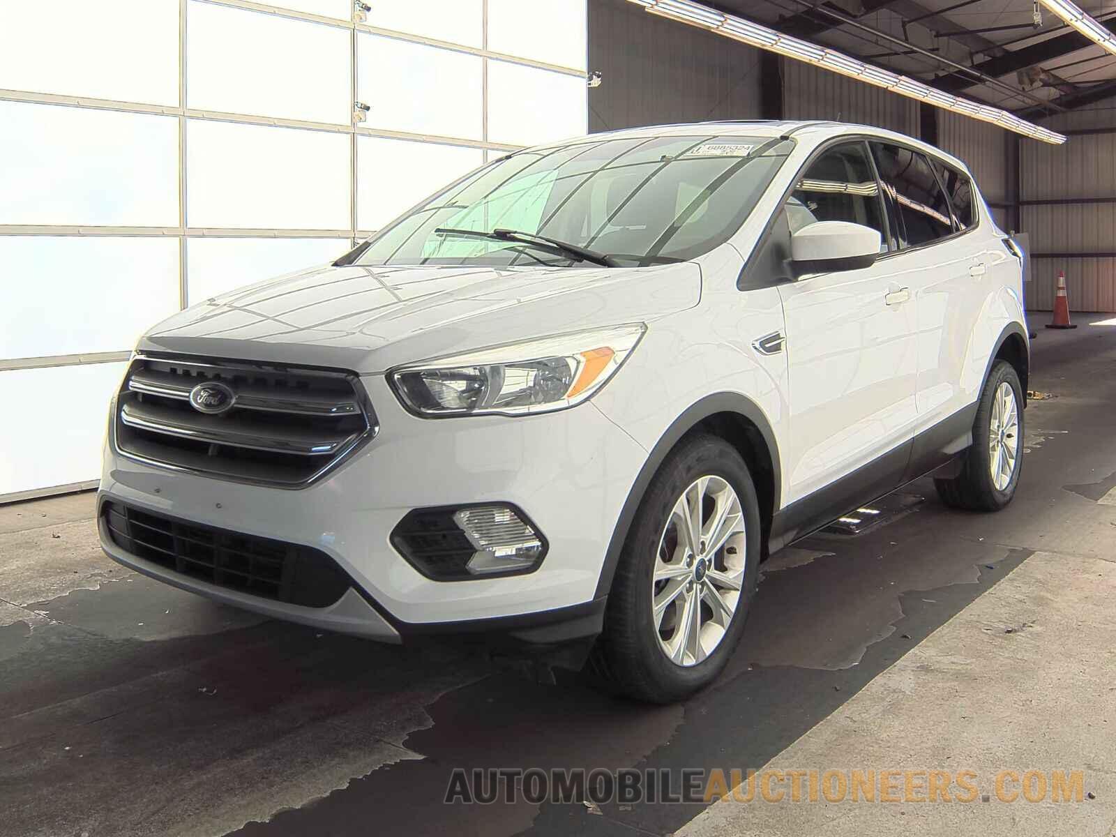 1FMCU0G92HUC97021 Ford Escape 2017