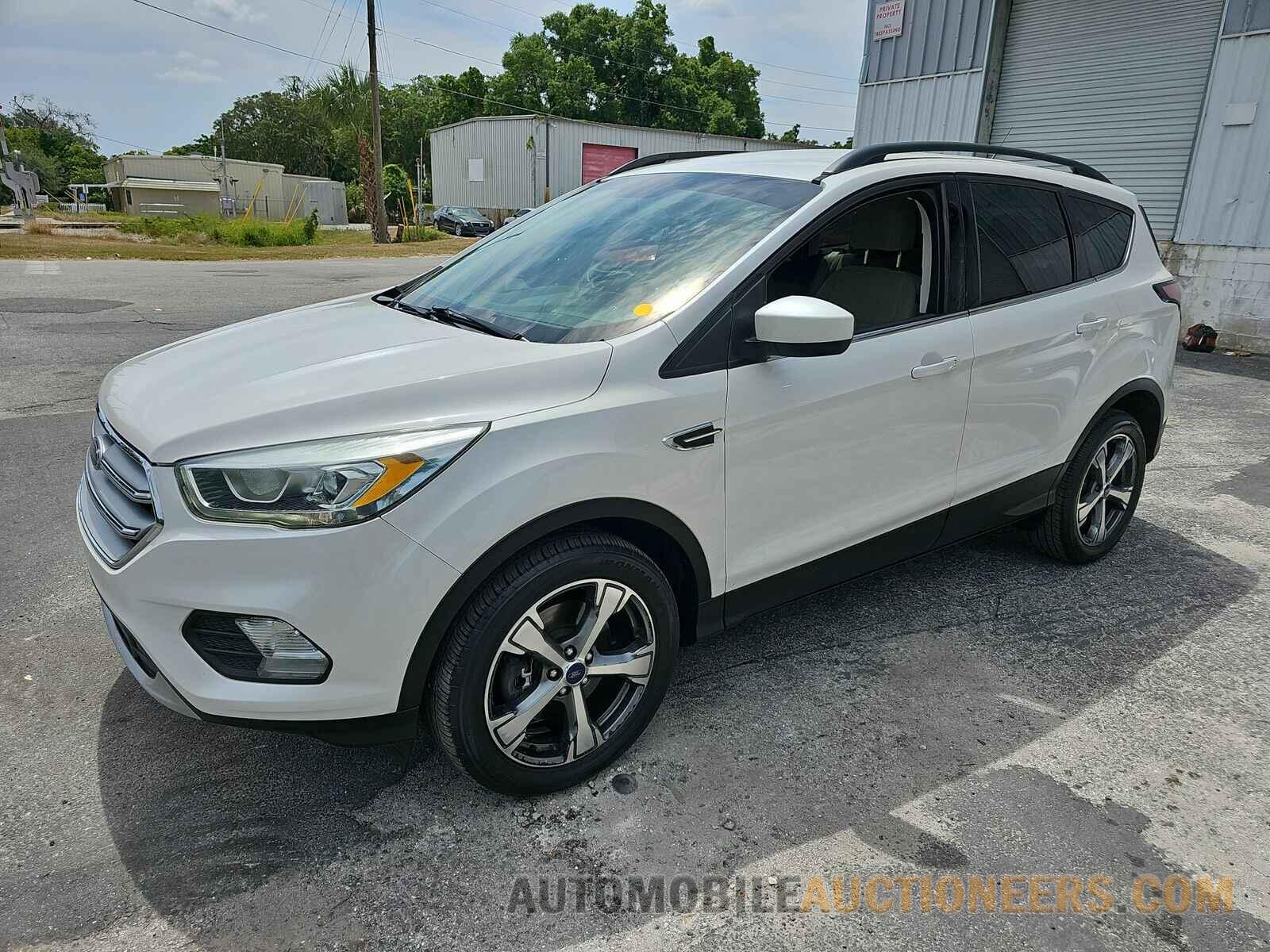 1FMCU0G93HUA09510 Ford Escape 2017