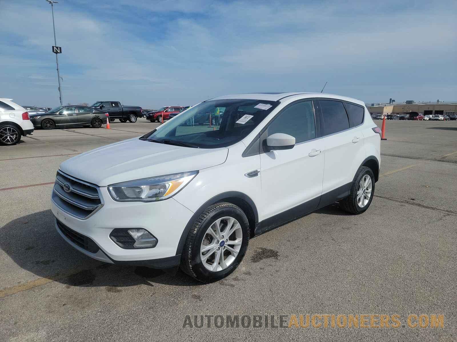 1FMCU0G93HUA28848 Ford Escape 2017