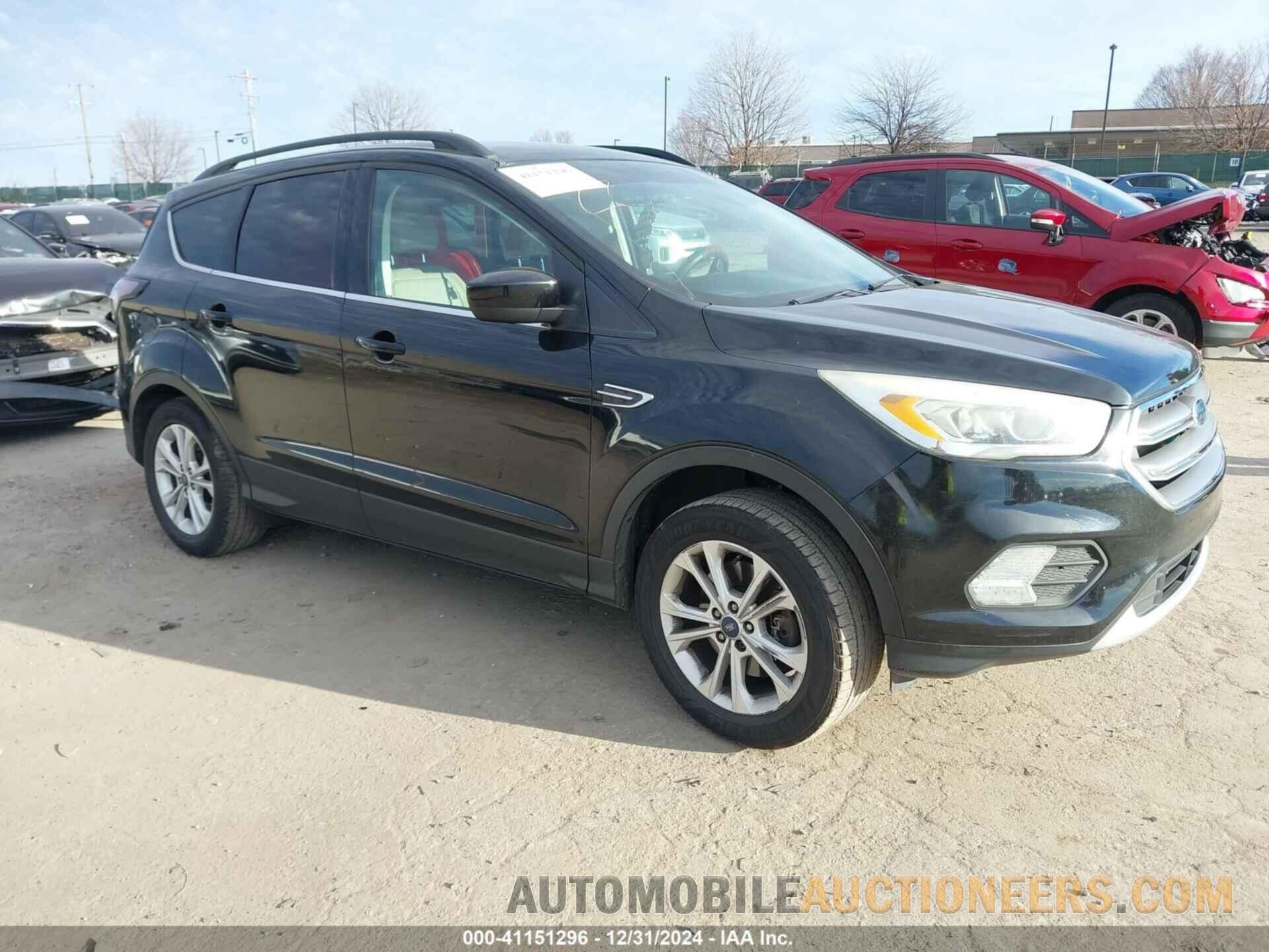 1FMCU0G95HUA25613 FORD ESCAPE 2017