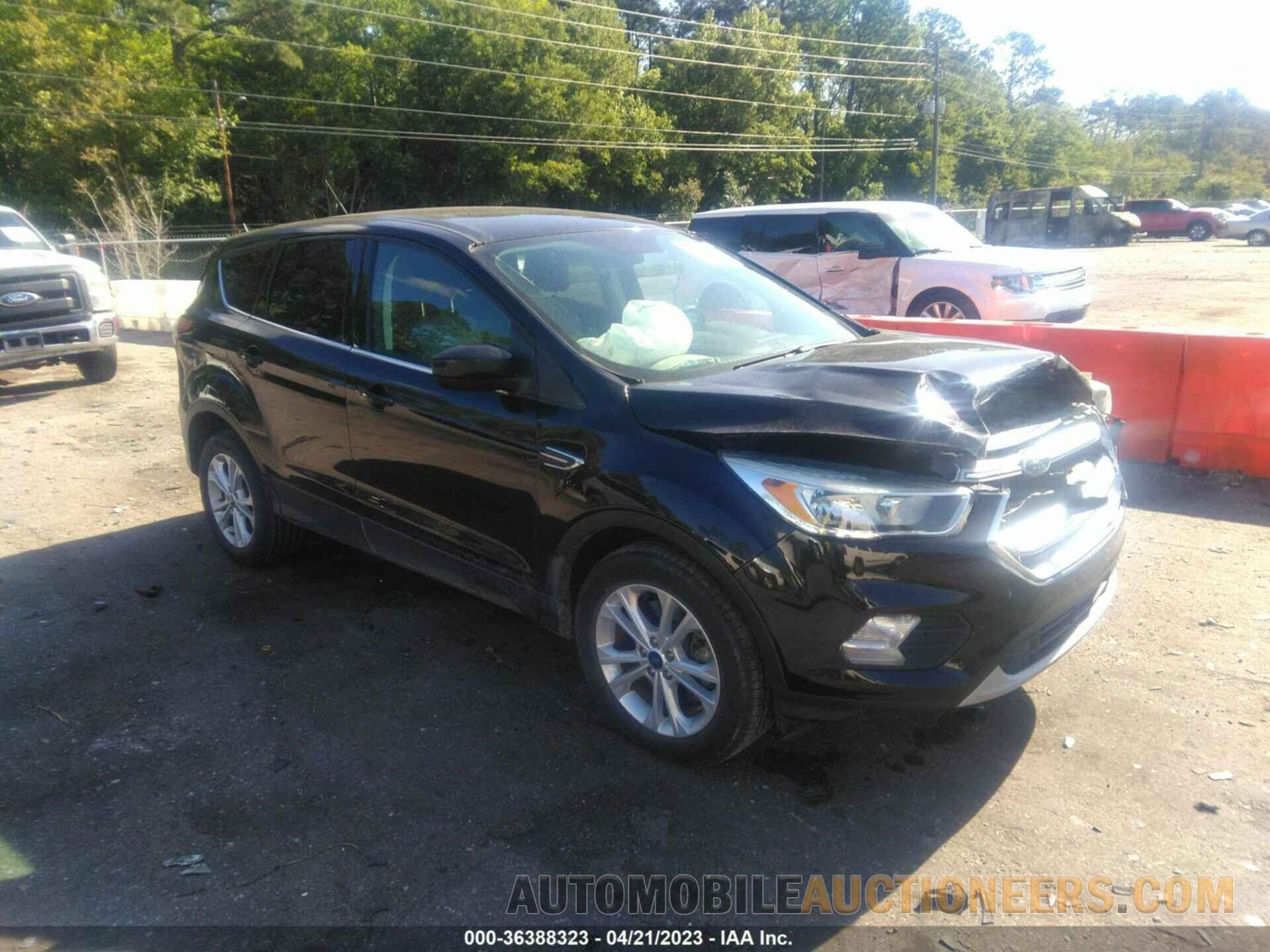 1FMCU0G95HUB67394 FORD ESCAPE 2017