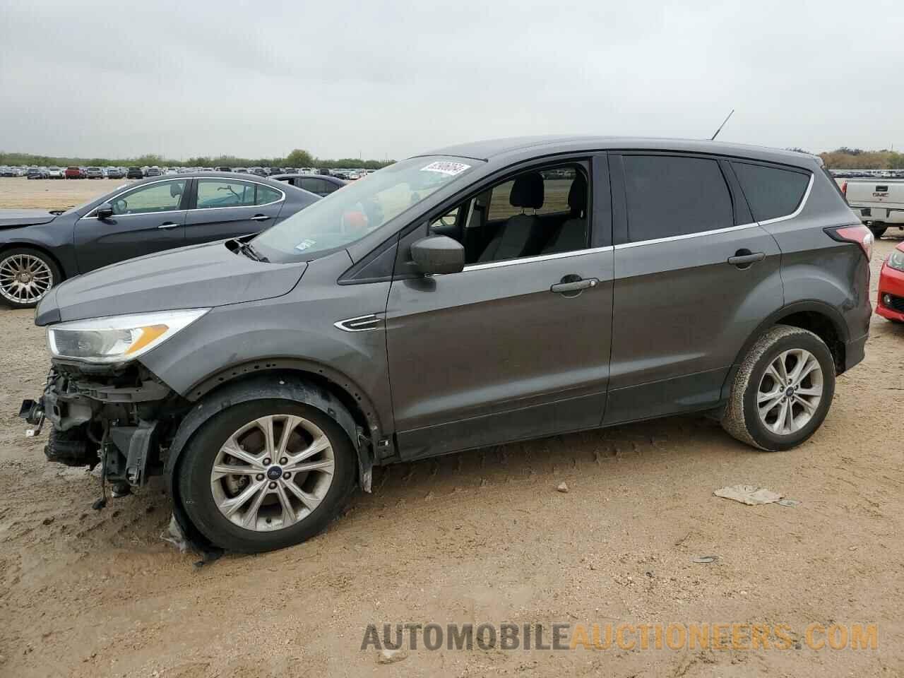 1FMCU0G96HUB66335 FORD ESCAPE 2017