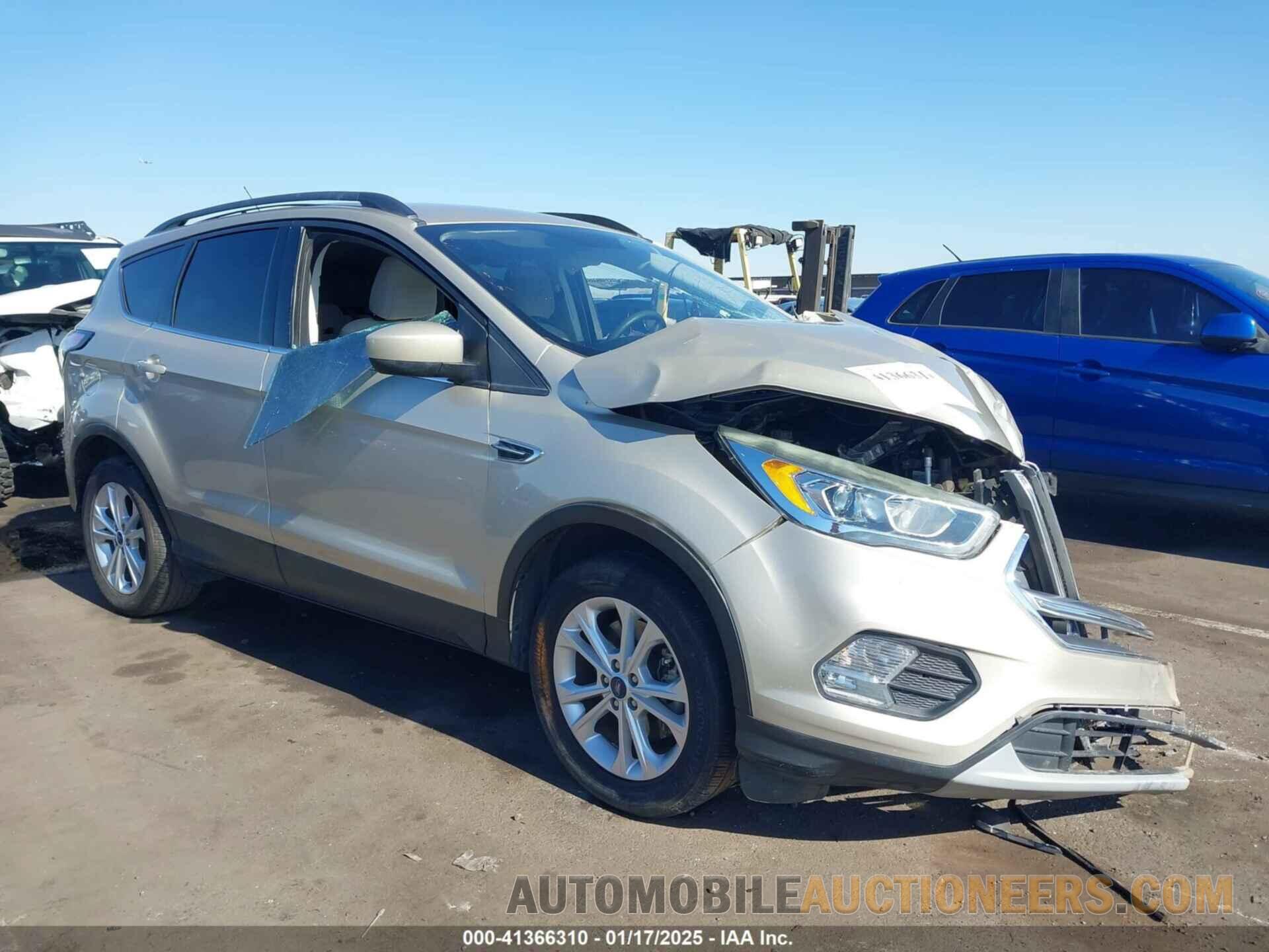 1FMCU0G96HUB81482 FORD ESCAPE 2017