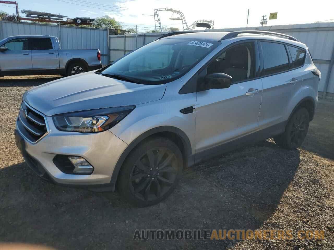 1FMCU0G96HUE37300 FORD ESCAPE 2017