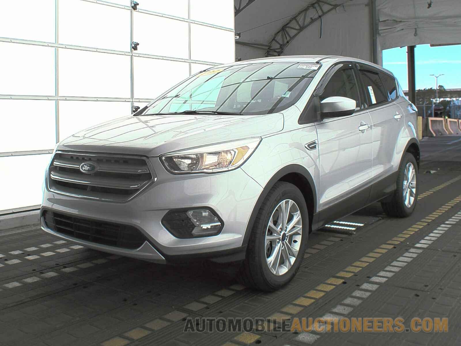 1FMCU0G97HUA88843 Ford Escape 2017