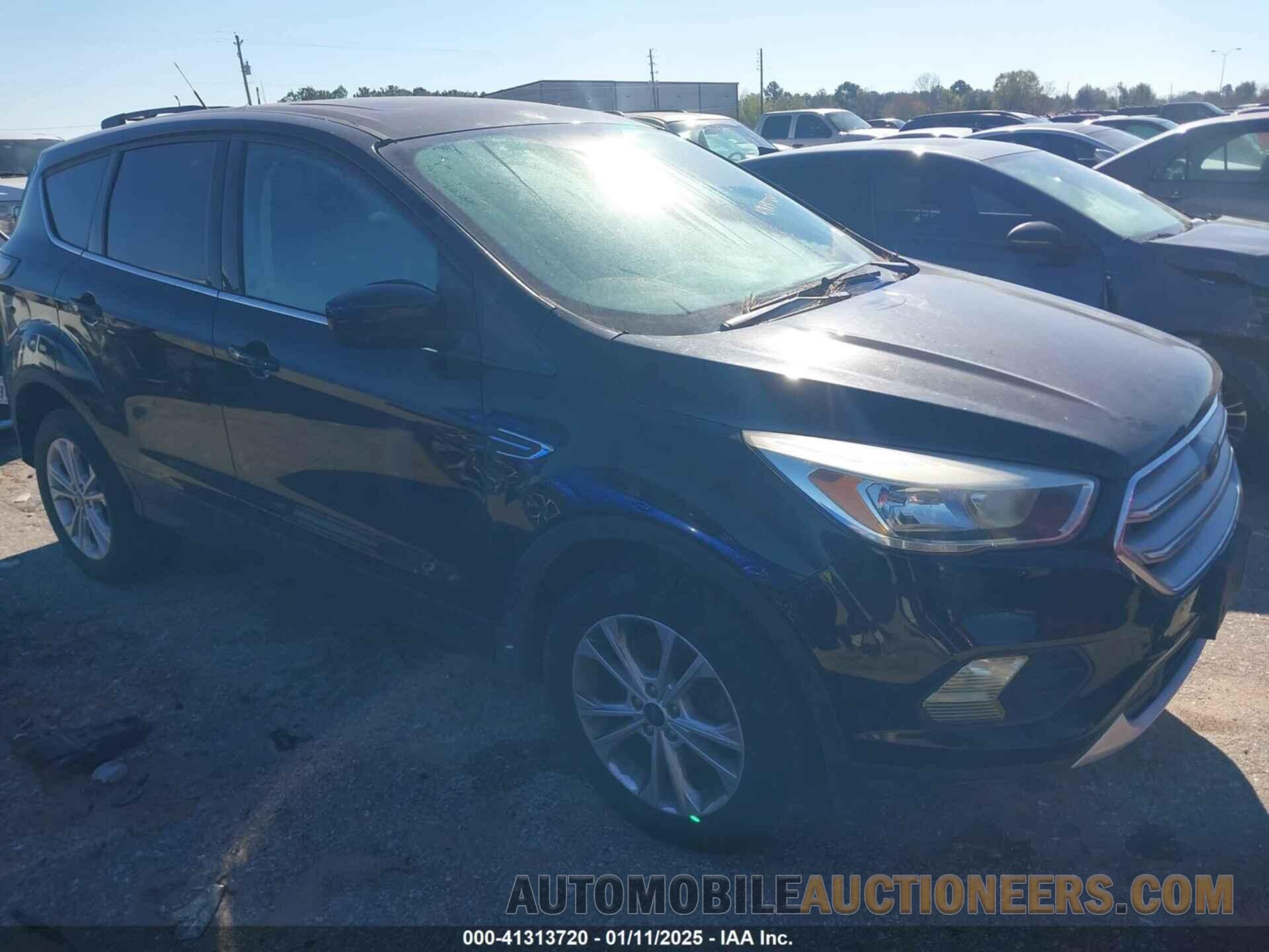 1FMCU0G97HUC53015 FORD ESCAPE 2017