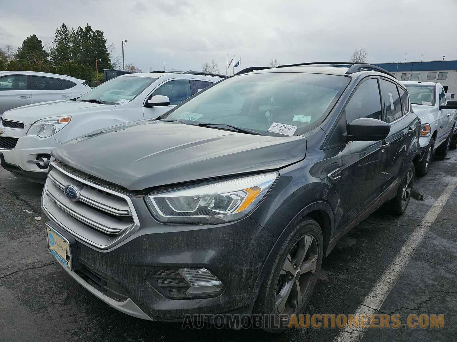 1FMCU0G98HUC51130 Ford Escape 2017