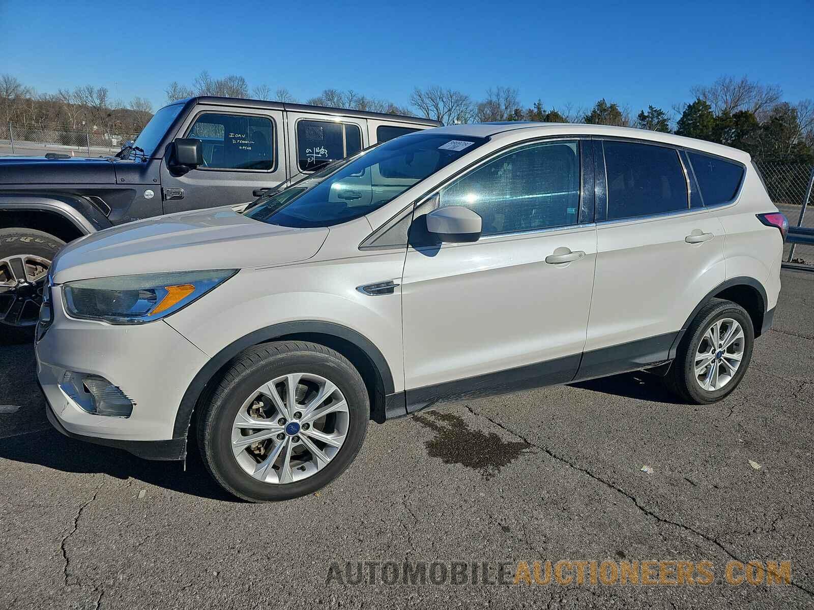 1FMCU0G99HUC03619 Ford Escape 2017