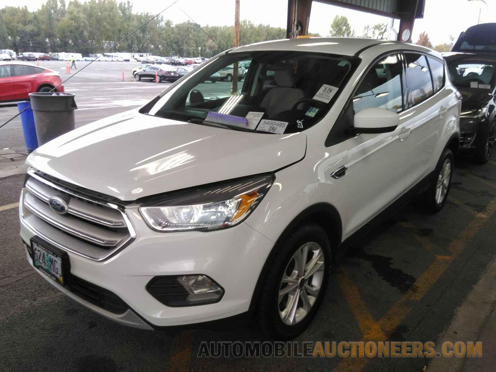 1FMCU0G9XKUA72711 Ford Escape 2019