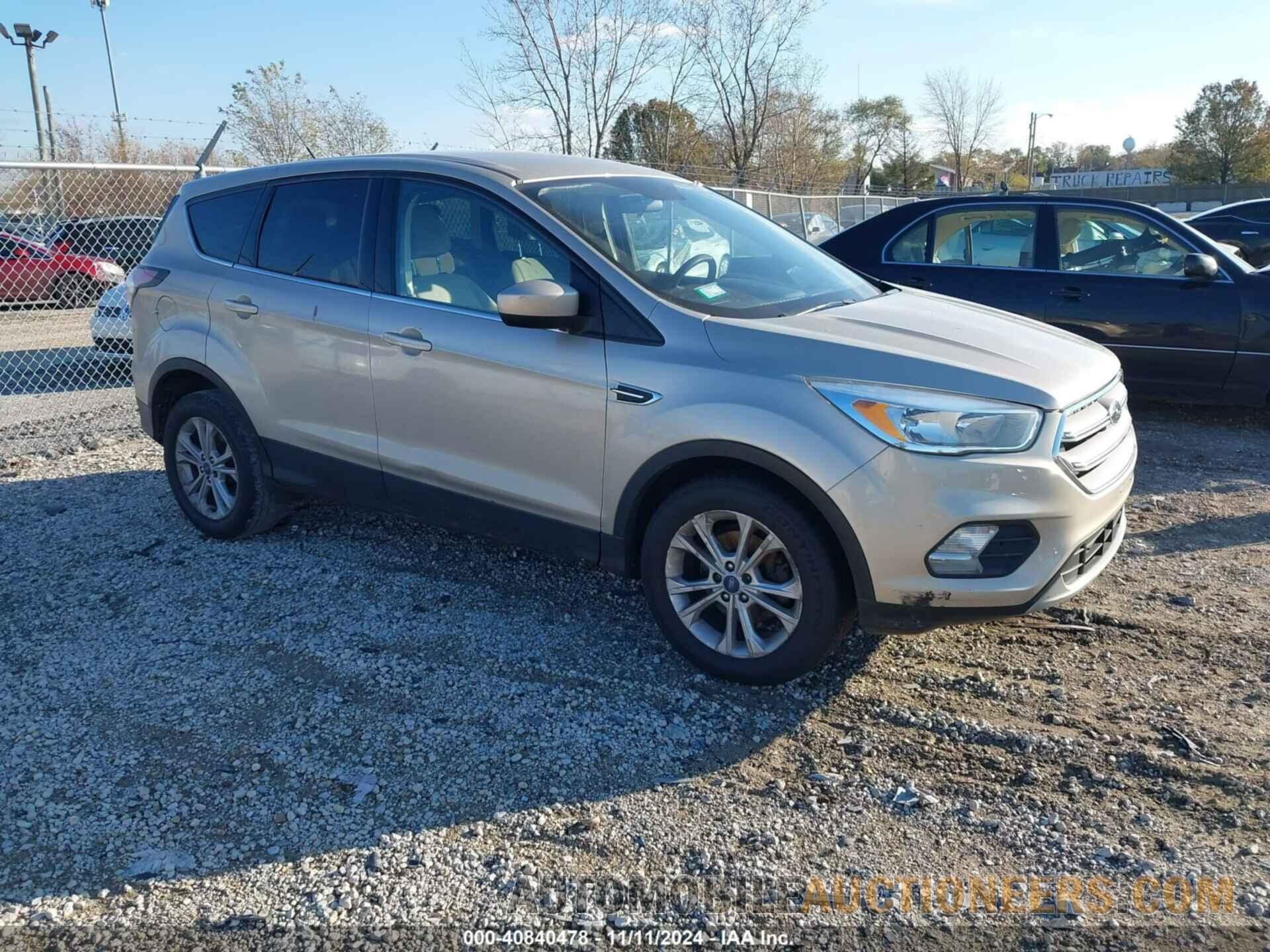 1FMCU0GD0HUA40623 FORD ESCAPE 2017